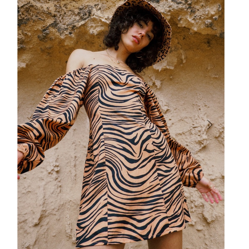NWT Billabong Feeling Flirty Mini Dress
